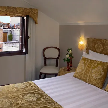 Pausania Hotel Wenecja
