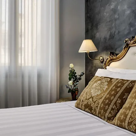 Pausania 3* Venice