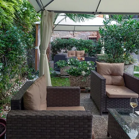 Pausania Hotel 3*