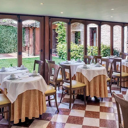 Hotel Pausania Venice