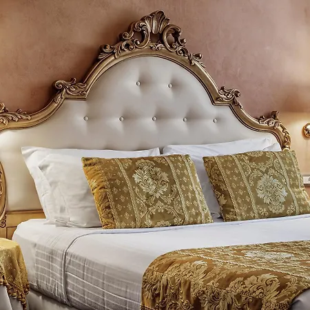 Pausania 3* Venice