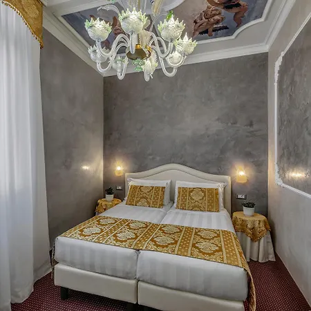Pausania Hotel Venice