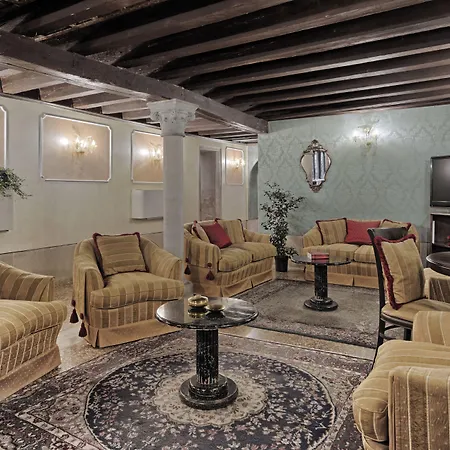 酒店 保萨尼亚酒店