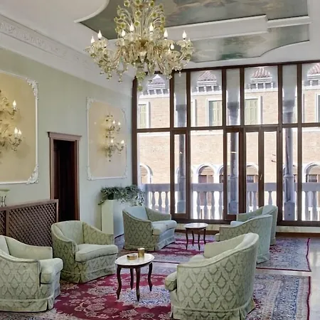Hotell Pausania