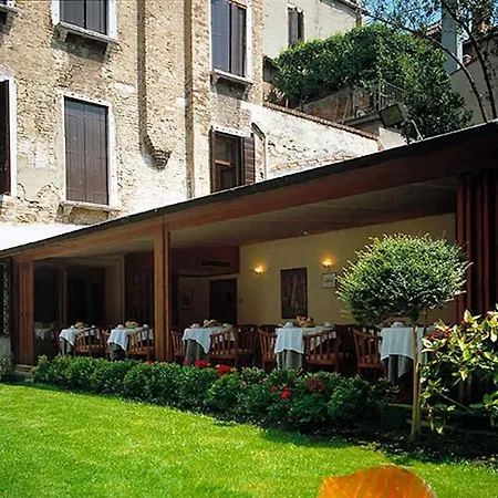 Hotel Pausania 3*