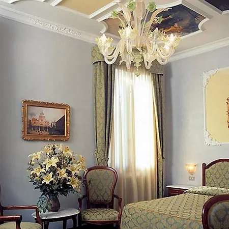 Pausania Hotel Venice