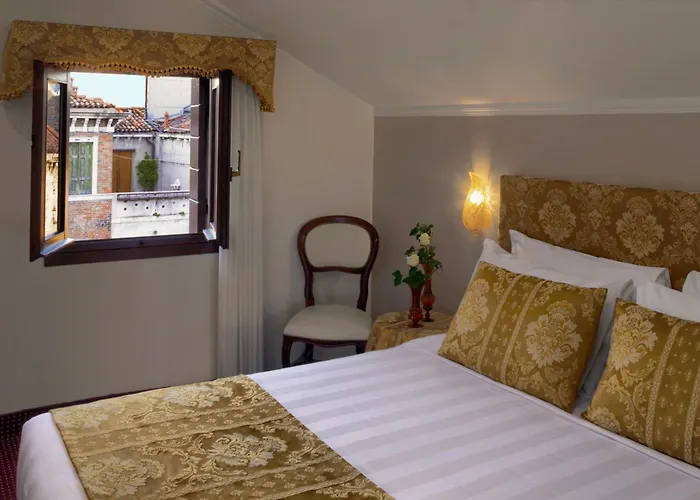 Pausania Hotel Venezia