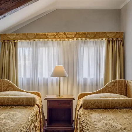 Pausania Hotel Venecia