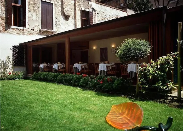 Pausania Hotel 3*
