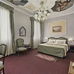 Pausania Hotell