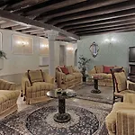Hotell Pausania