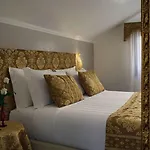 Hotell Pausania 3*