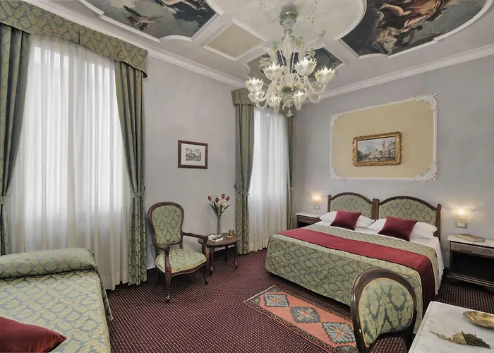 Pausania Otel