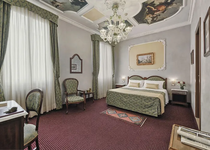 Pausania Otel