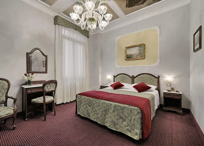 Pausania Otel
