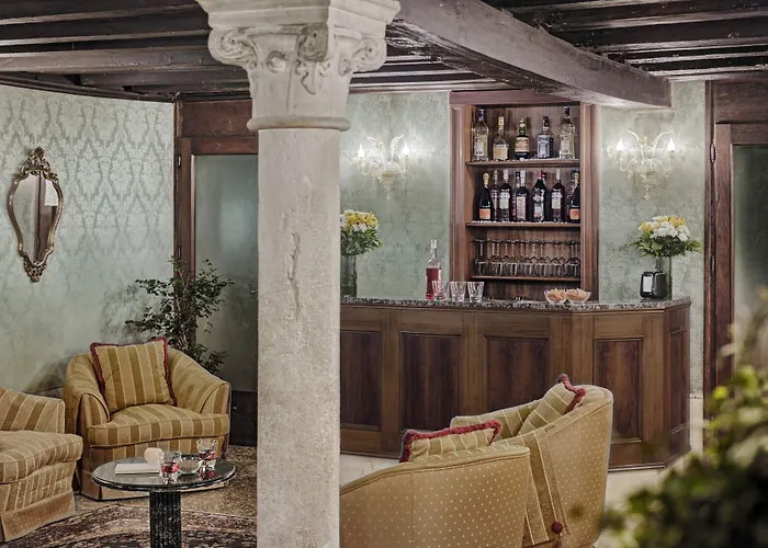 Otel Pausania 3*