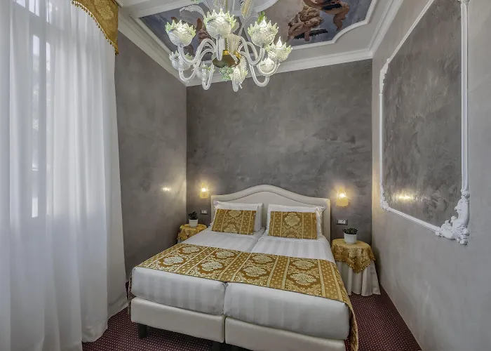 Pausania Otel