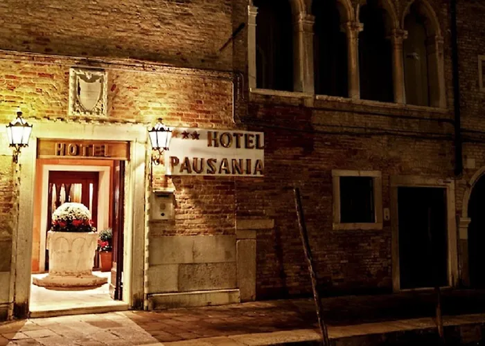 Otel Pausania 3*